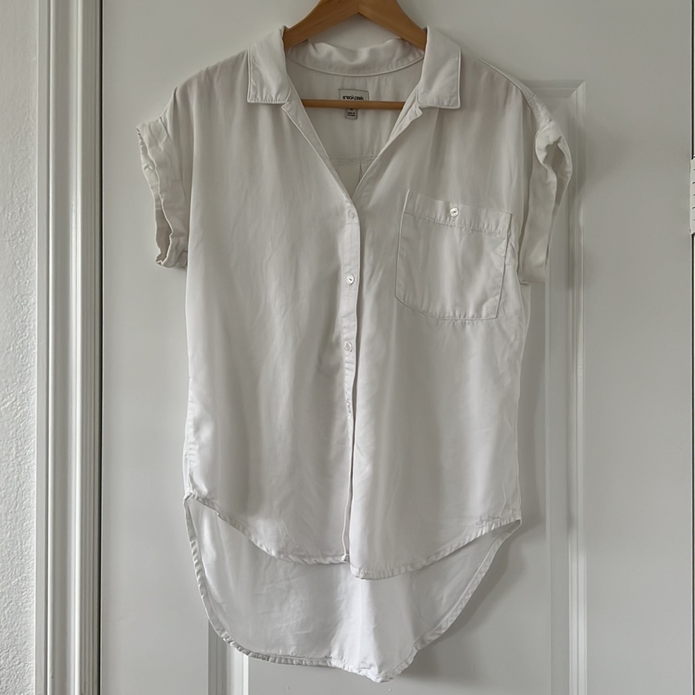 White button down short sleeve shirt